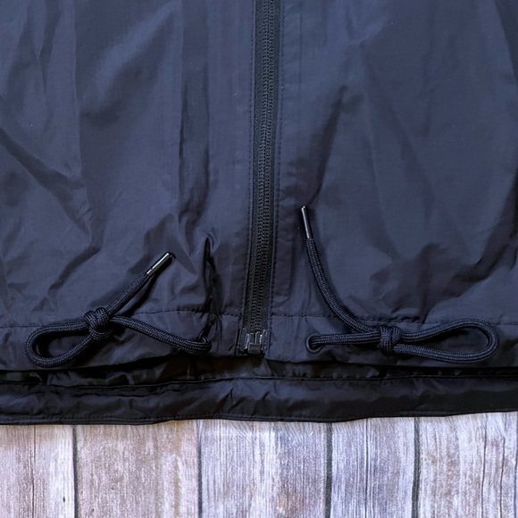 The North Face Black Hooded Jacket - Picture 5 of 10